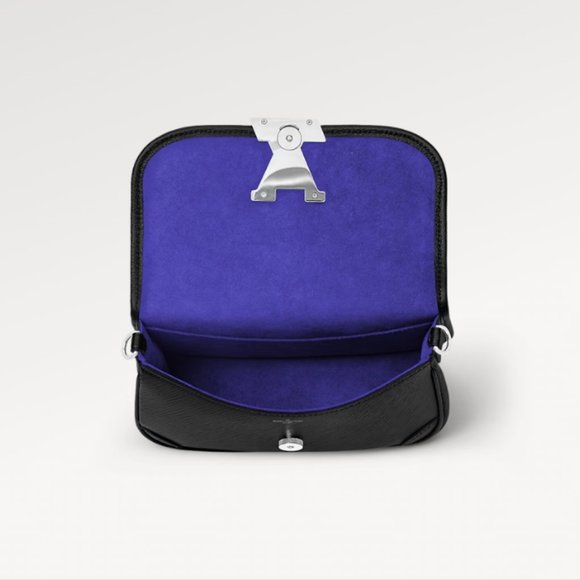 Louis Vuitton Black Epi Leather Buci Bag. Adjustable for Crossbody/Shoulder. - Picture 4 of 15